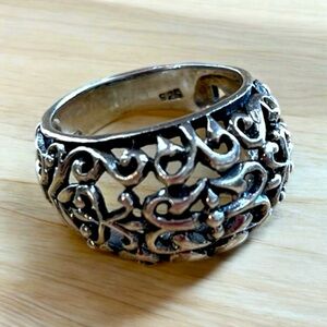 Moroccan inspired sterling silver dome ring - size US 7-1/2